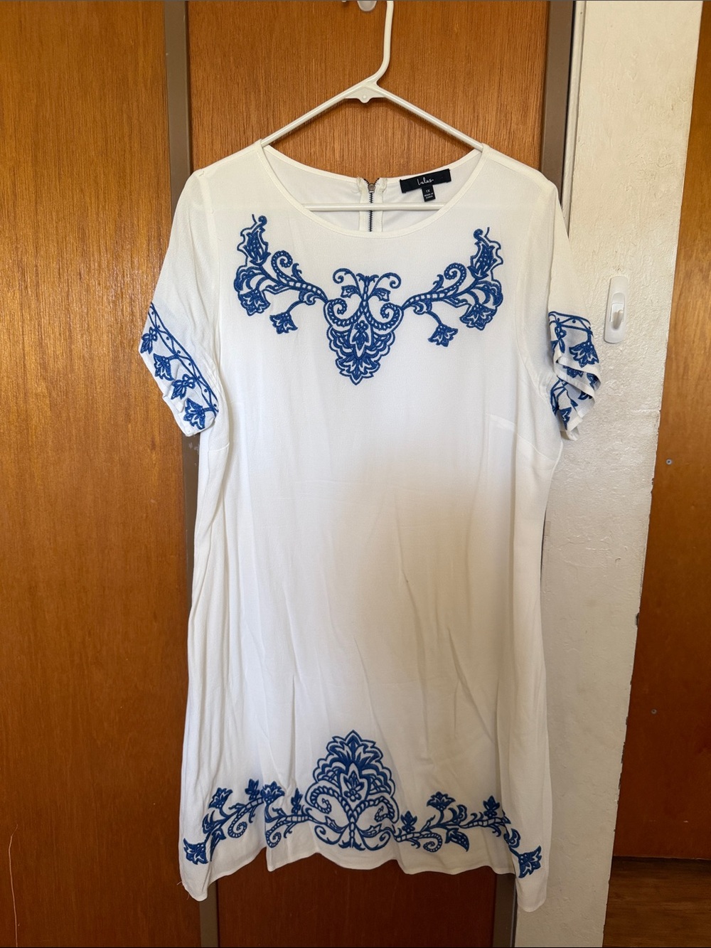 NWOT Lulus White Shift Dress with Blue Embroidered Detail